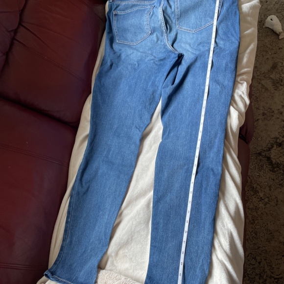 Old Navy Rockstar Super Skinny Jeans - Picture 7 of 8